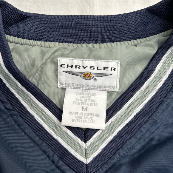 Early 2000s Chrysler Pullover - Picture 2 of 2